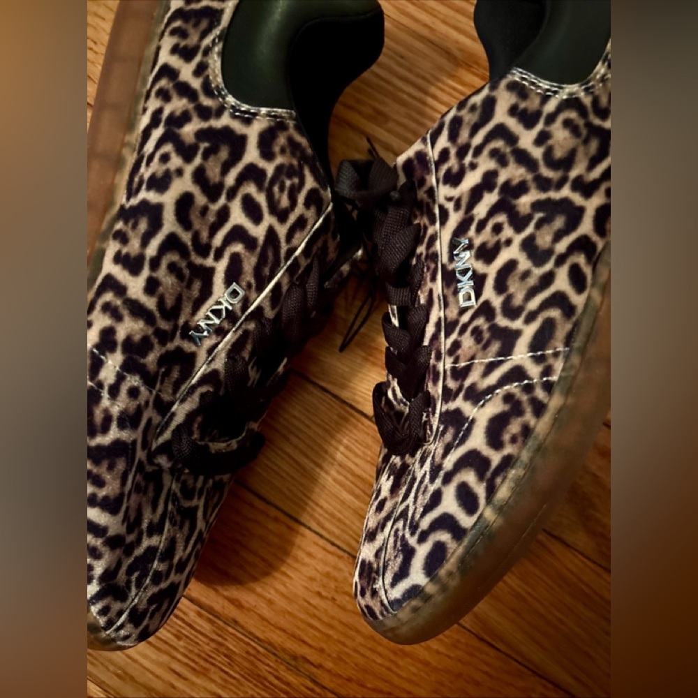 NEW DKNY Women’s Seacliff ‘Wild Leopard Print’ Sneaker, Size 9 - Picture 9 of 14